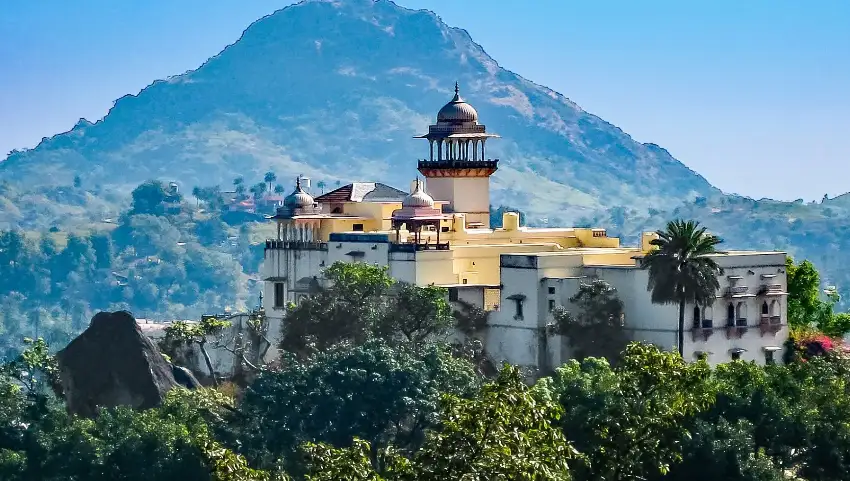 Ahmedabad to Mount Abu Car Rental